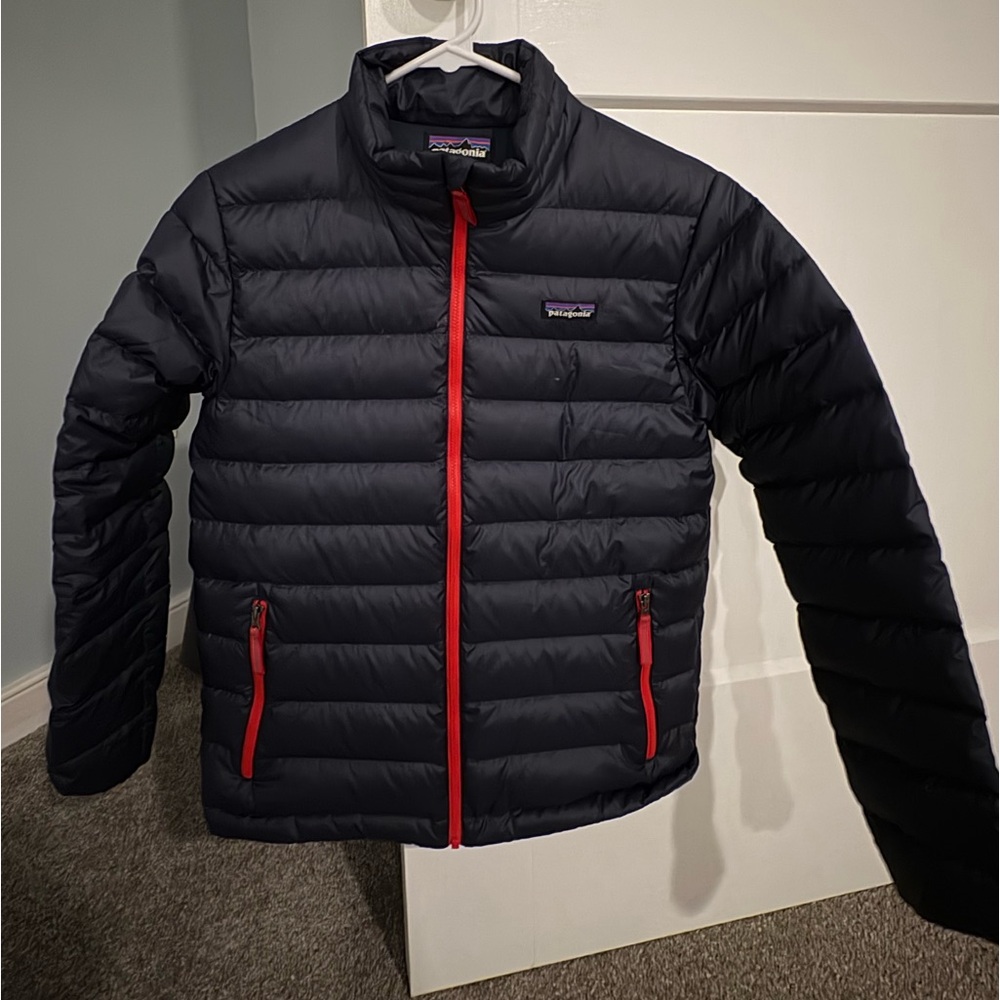 Patagonia bogs down sweater size 12 Large navy with red